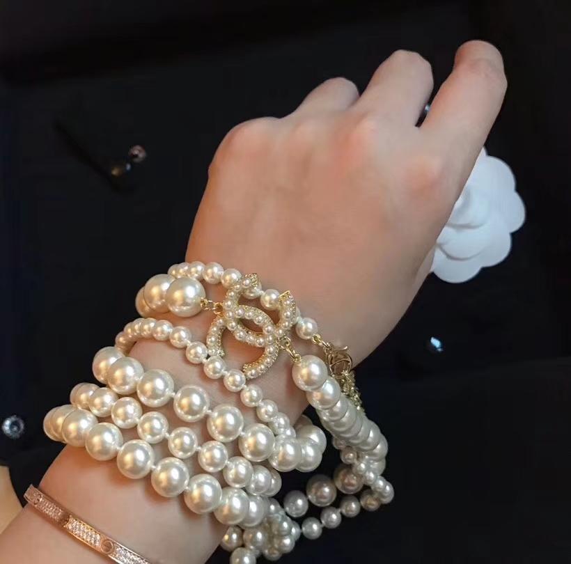 Fashion irregular pearl necklace