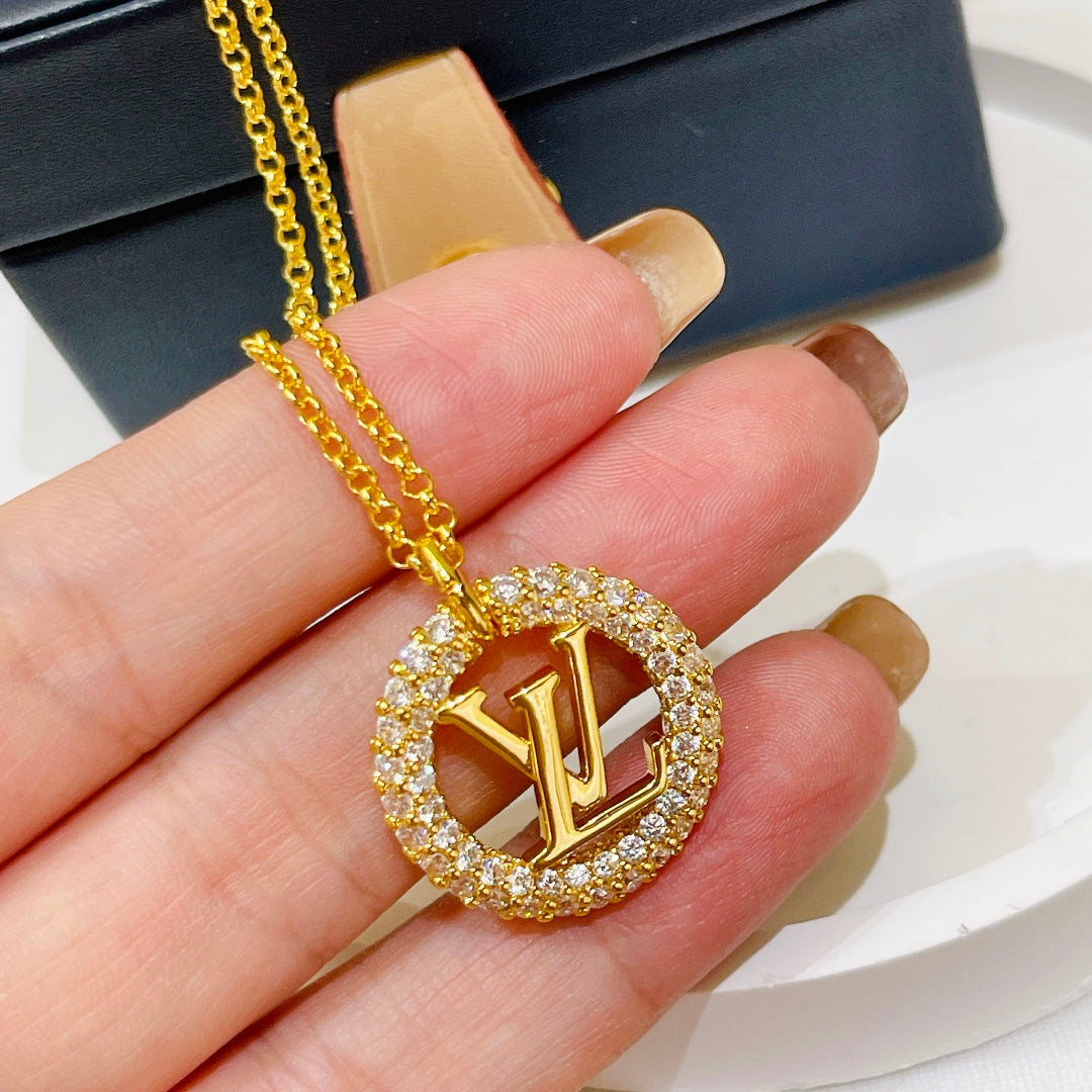 L letter round diamond necklace