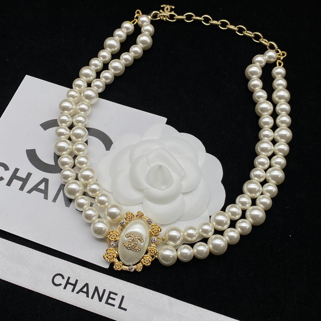 Fashion CC Pearl Charm Necklace