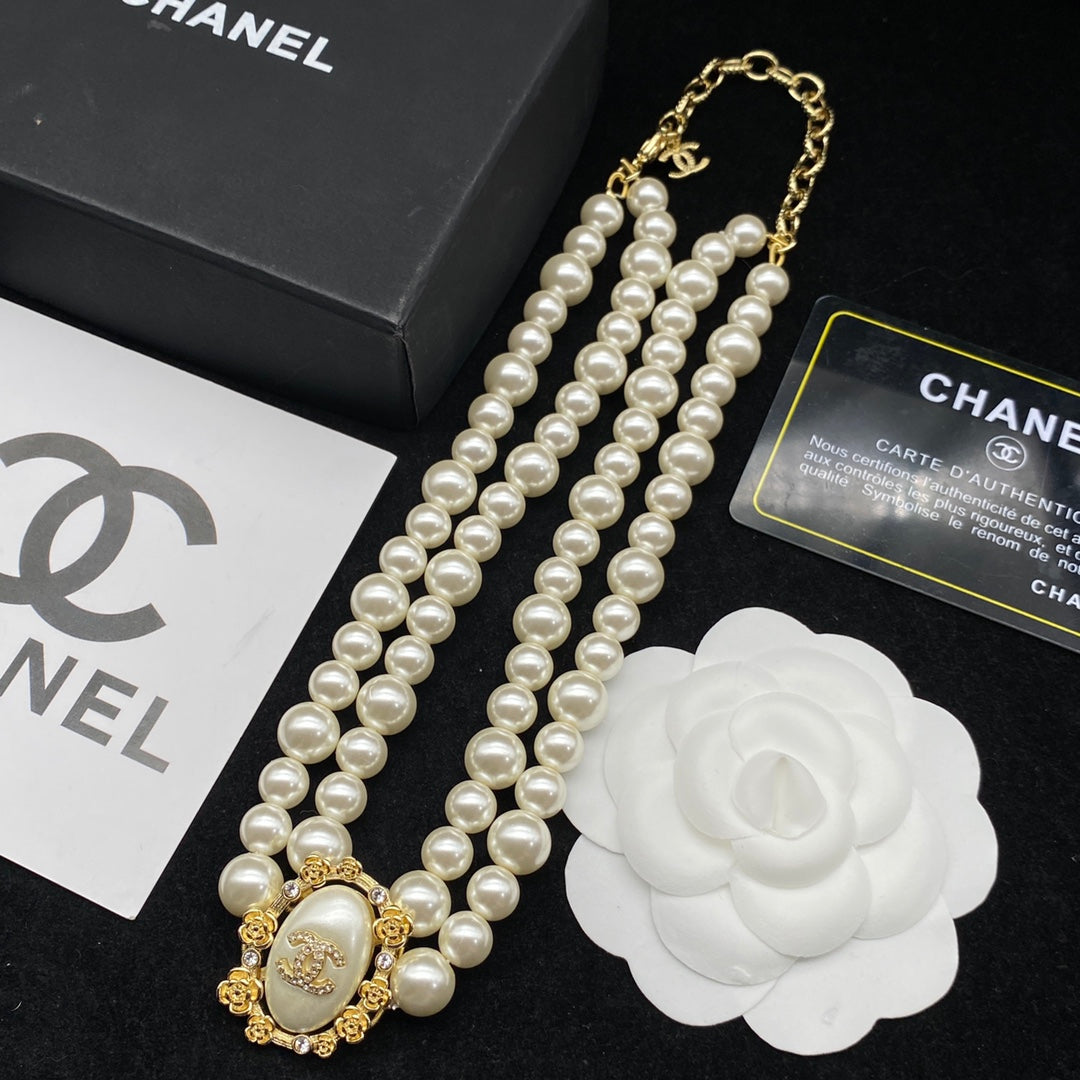 Fashion CC Pearl Charm Necklace