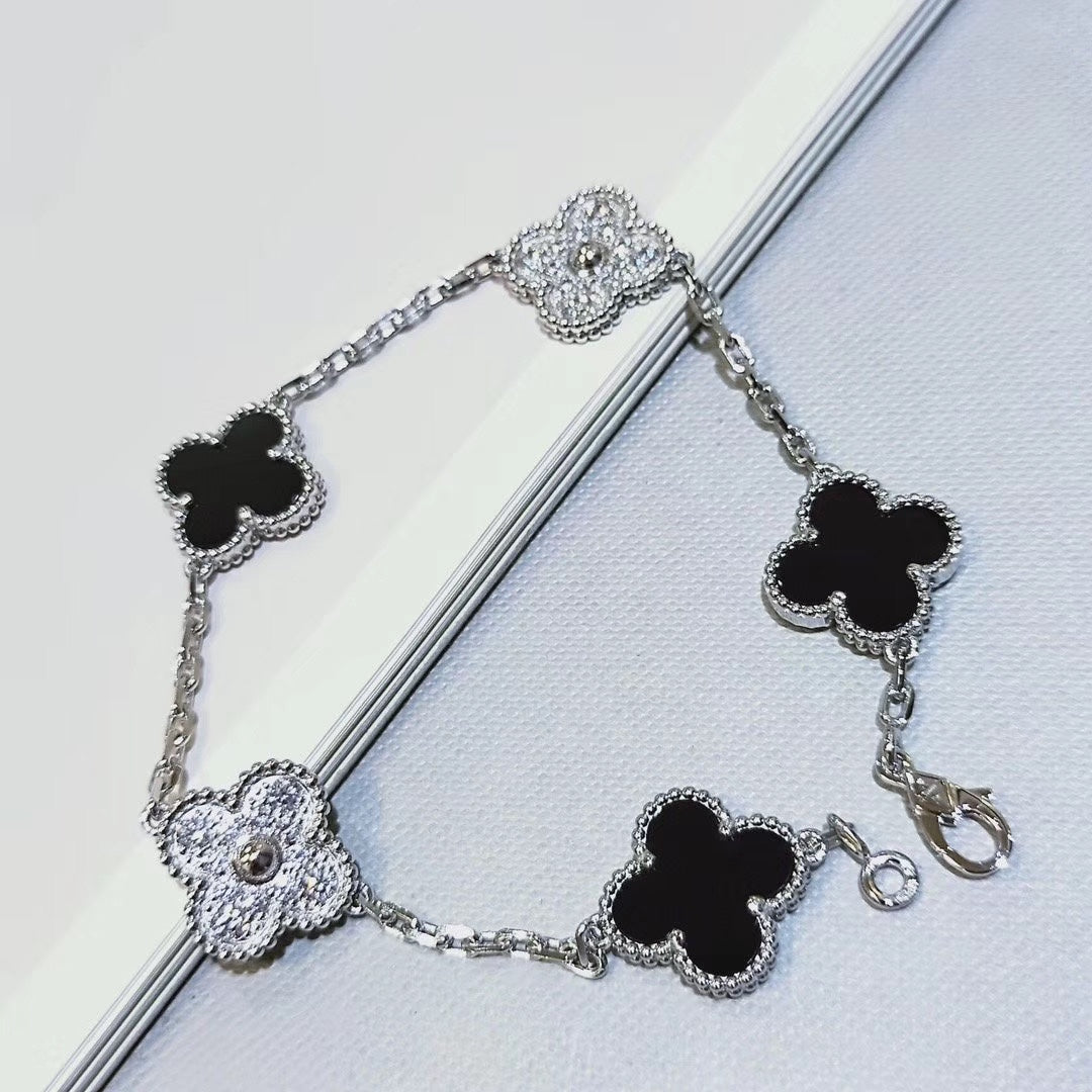 Inter-Diamond Black Chalcedony Five Flower Bracelet