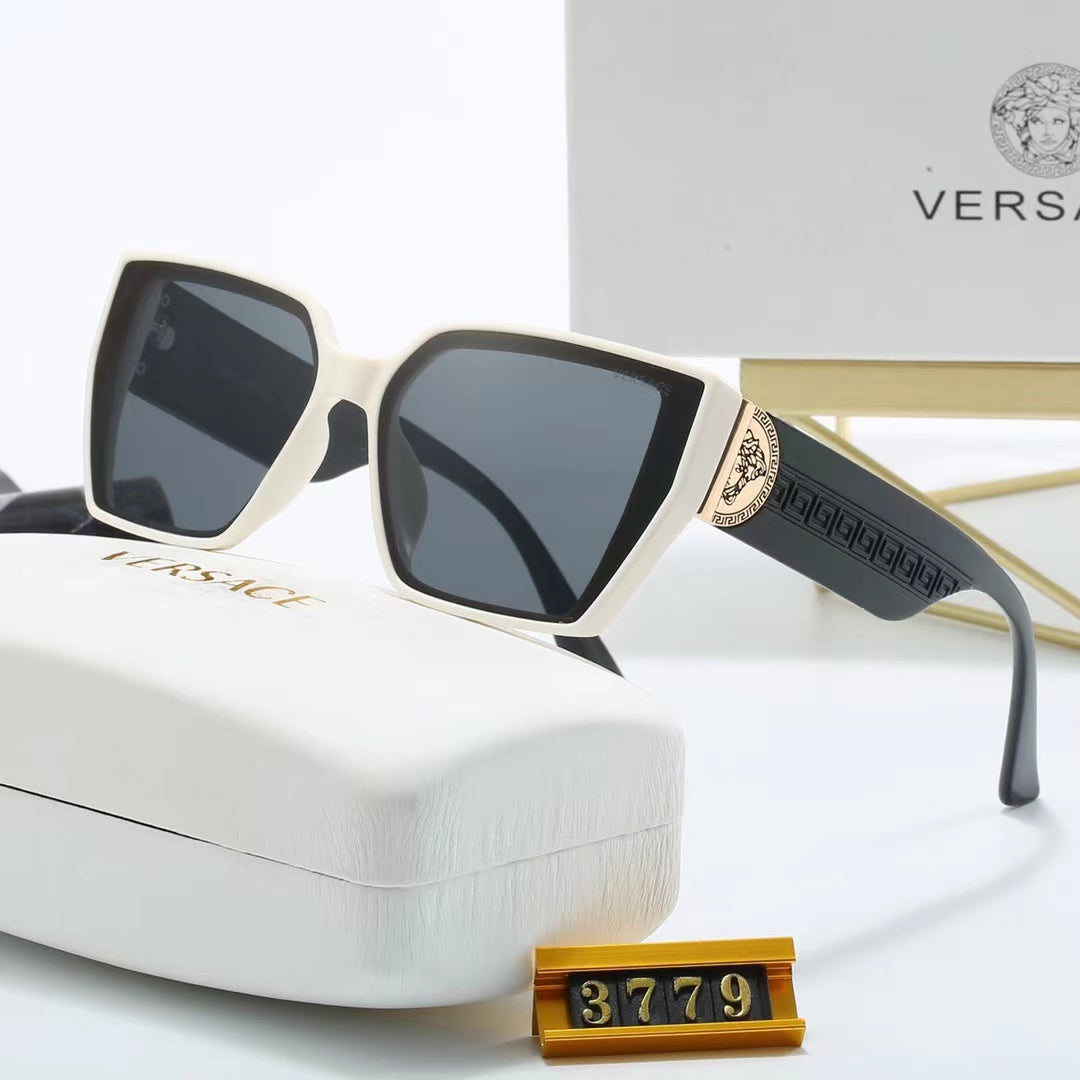 Simple Square Frame Sunglasses 3779