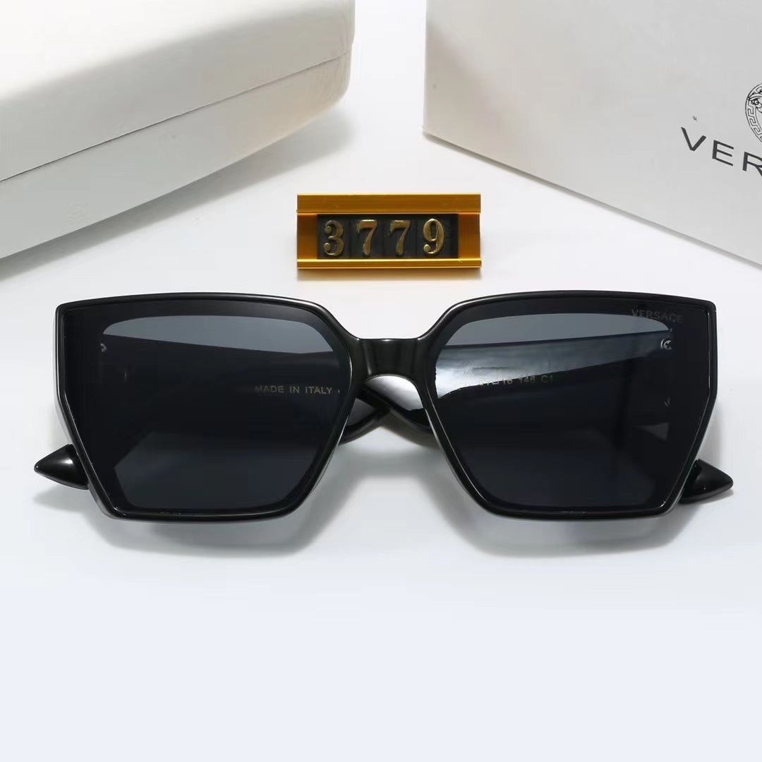 Simple Square Frame Sunglasses 3779