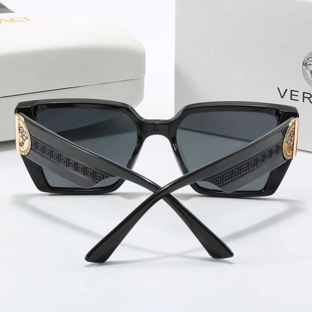 Simple Square Frame Sunglasses 3779