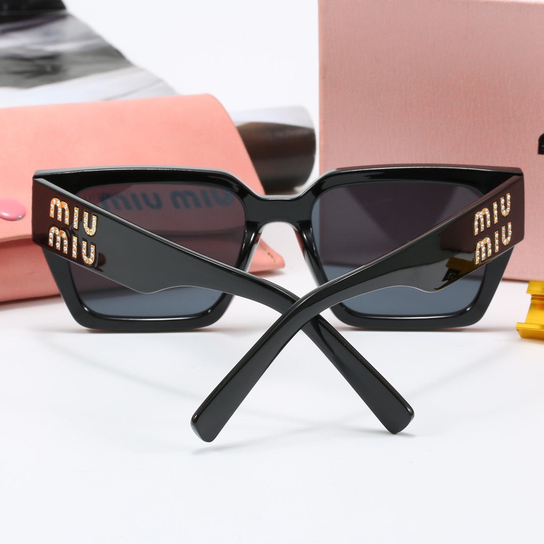 Luxury square frame universal sunglasses 4018