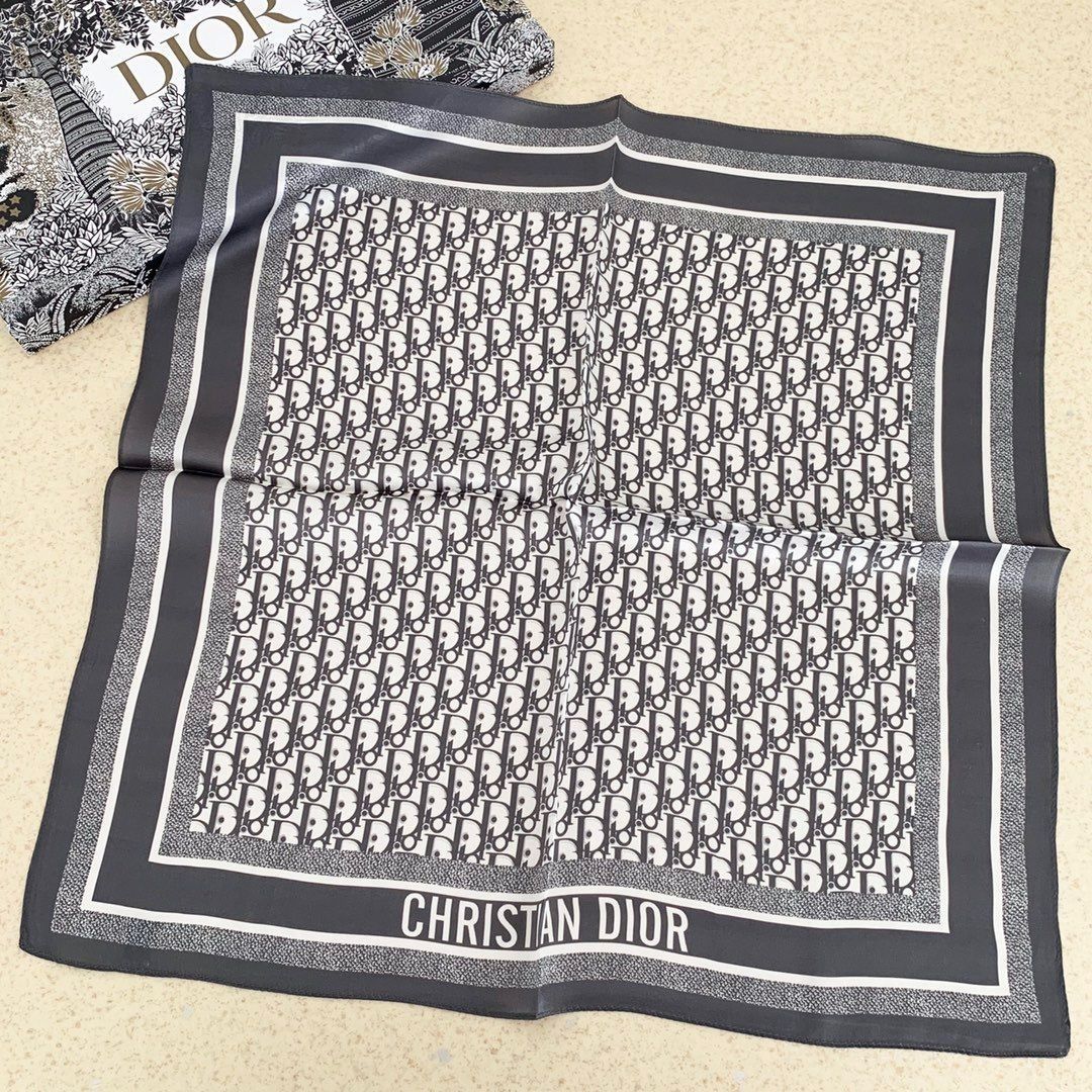 Fashion Retro Embossed Square Silk Scarf