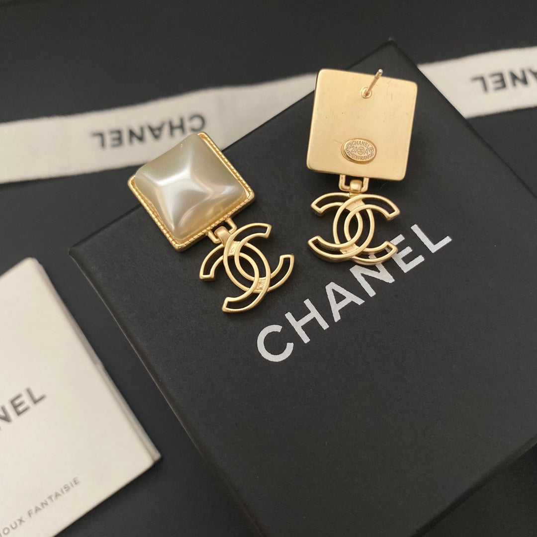 Vintage Pearl Earrings