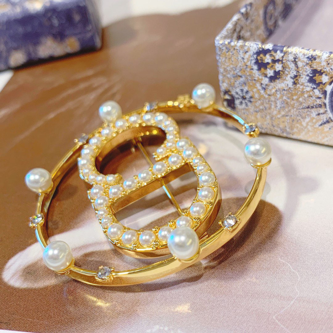 Star Pearl Brooch