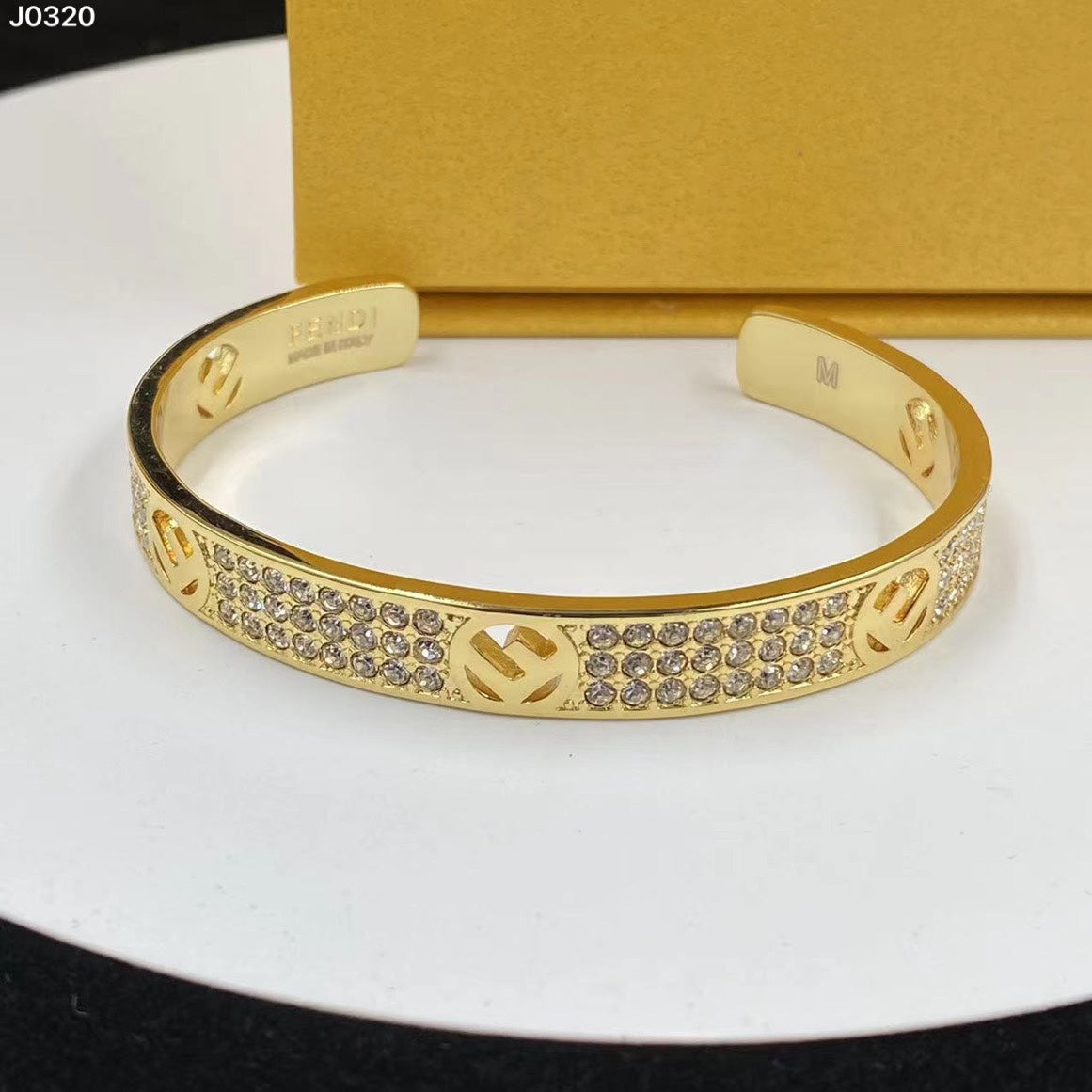 Full diamond openwork bracelet