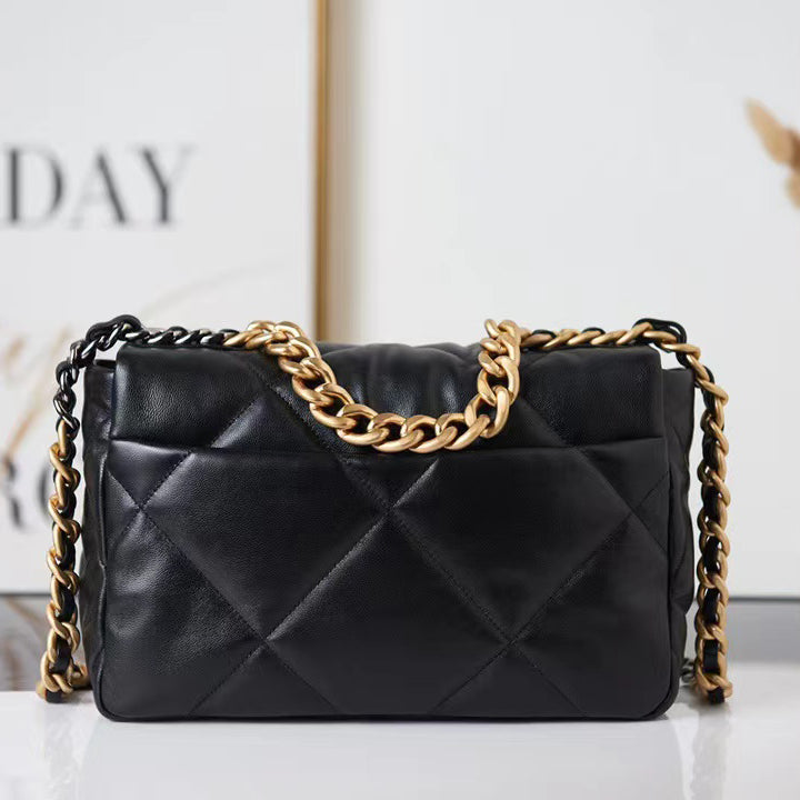 19 Handbag C1