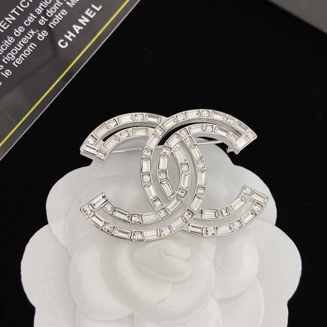 Sparkling Crystal Diamond Brooch