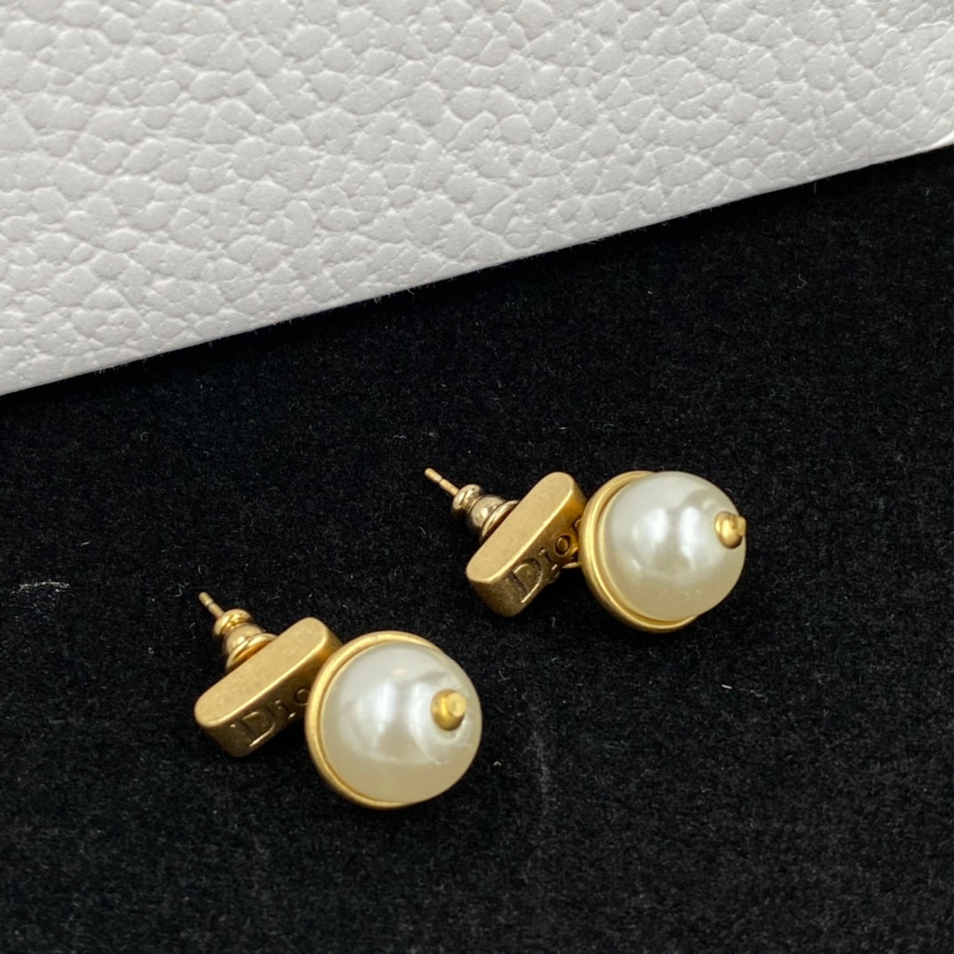 Simple Pearl Drop Earrings