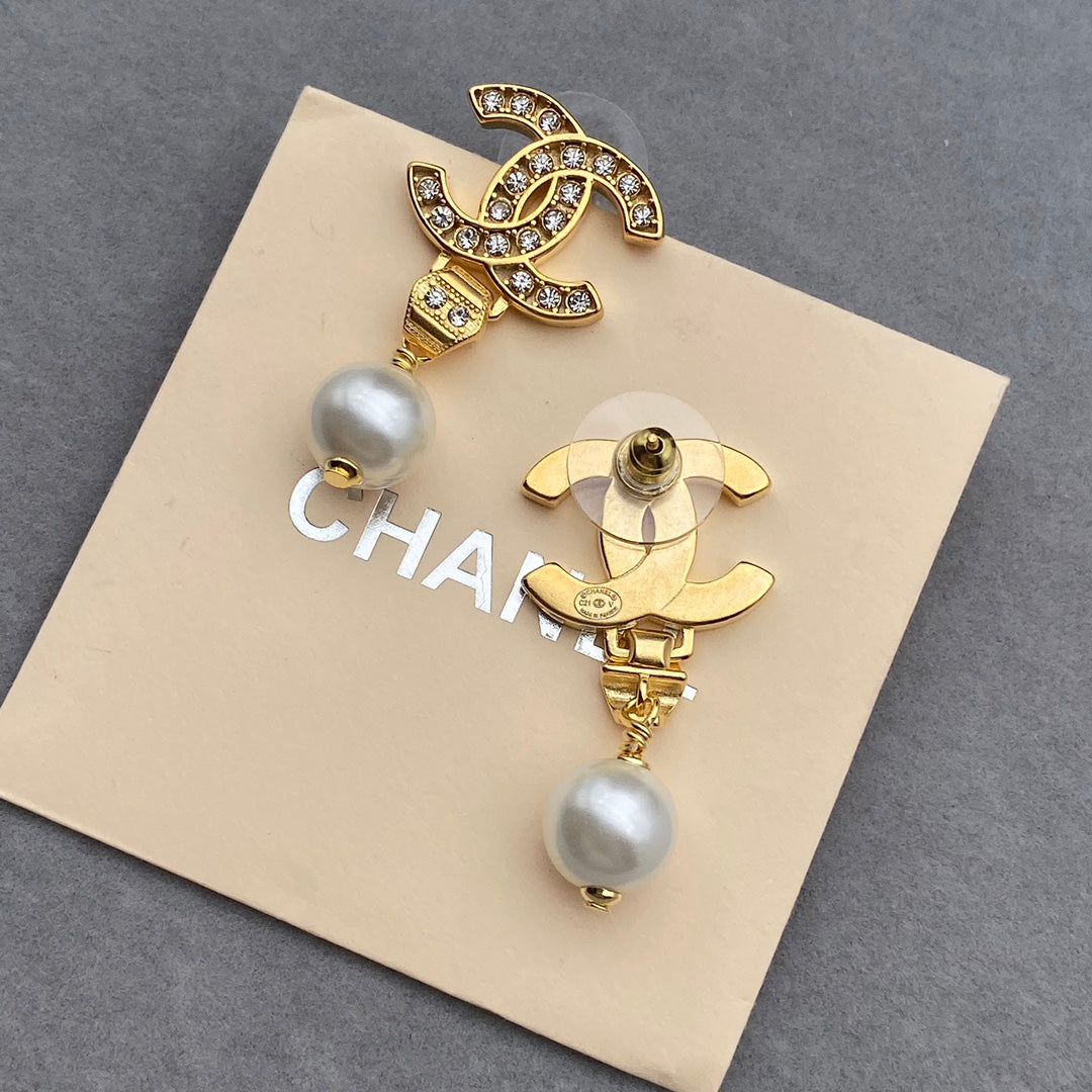 Zircon Letter Pearl Earrings