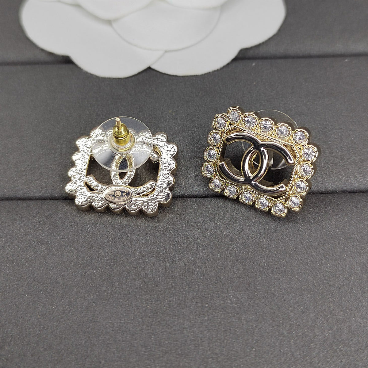 Luxurious Diamond Hollow Stud Earrings