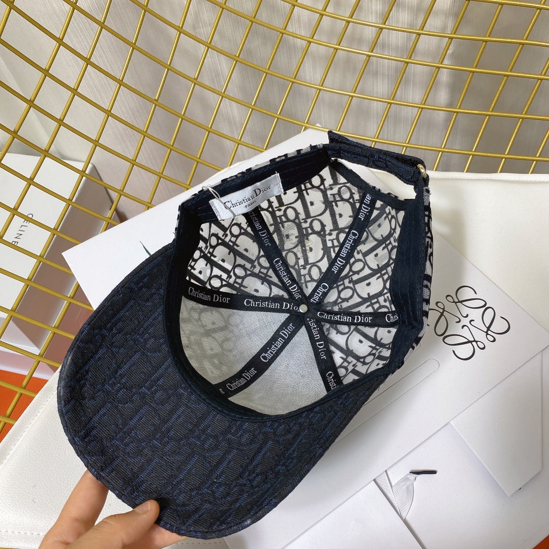 Embroidered Mesh Stitching Baseball Cap