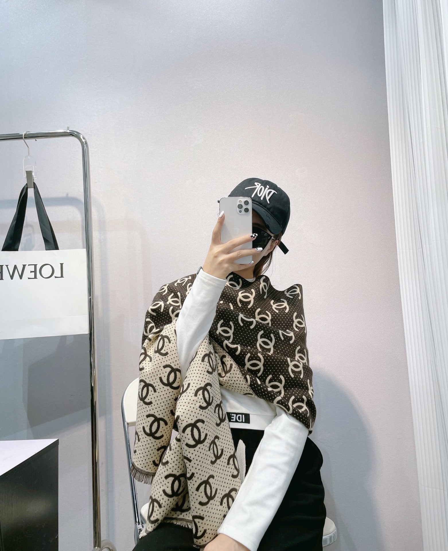 Temperament Logo Jacquard Small Broken Edge Scarf