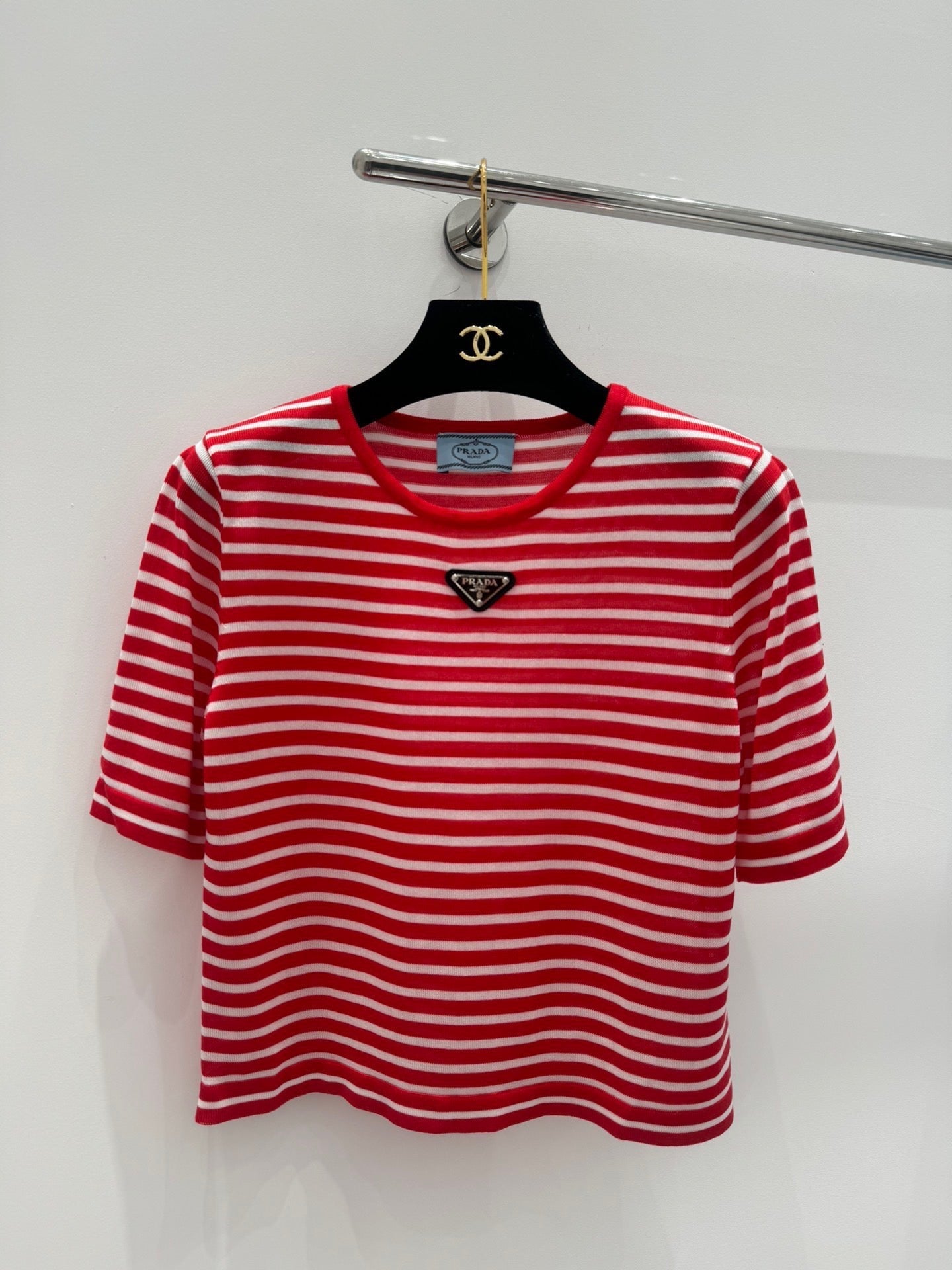 Knitted short-sleeve with striped patchwork