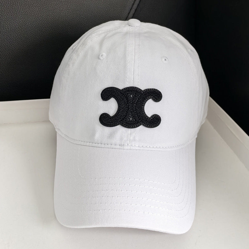 Fashionable embroidered canvas cap