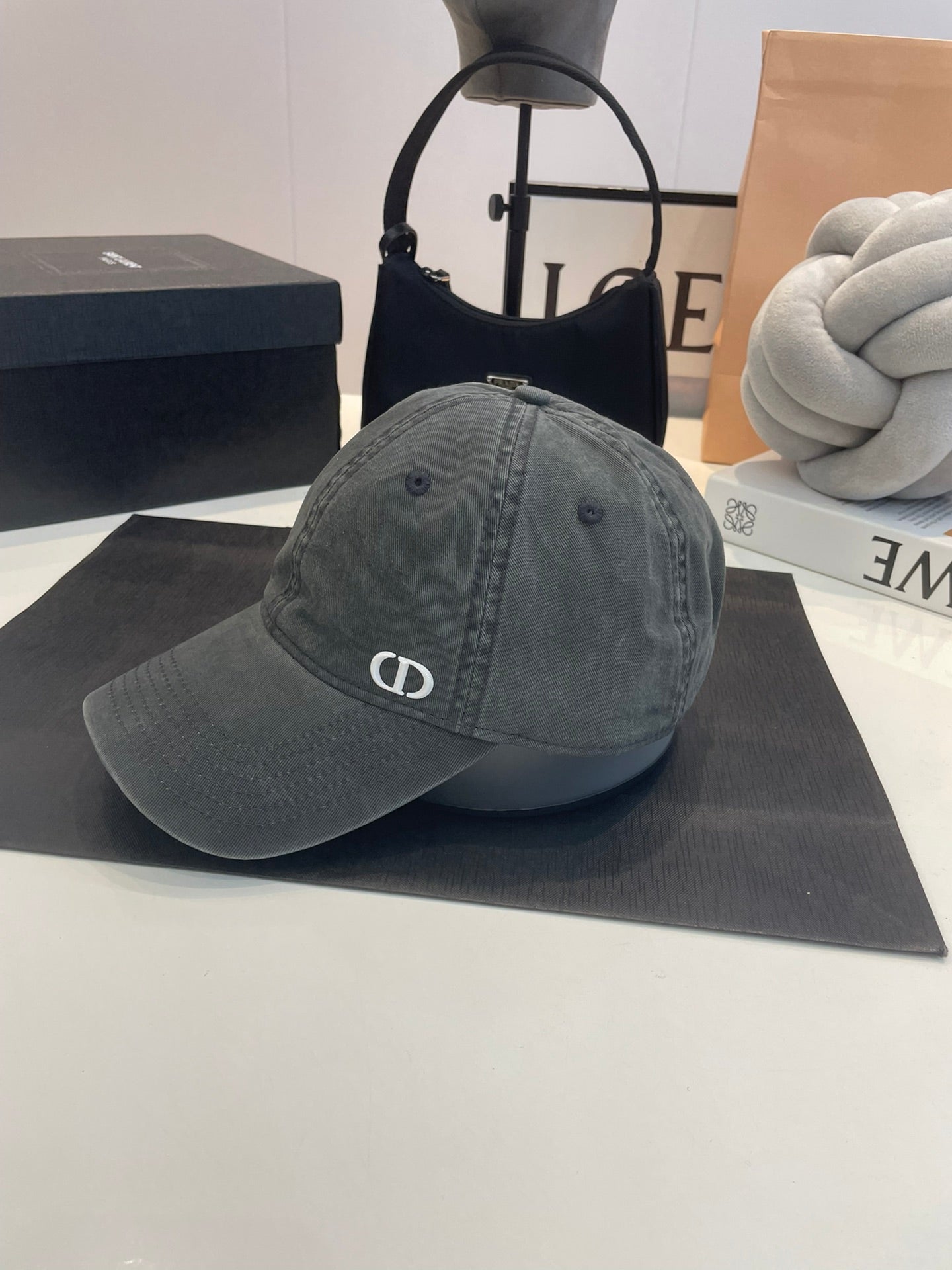 Fashionable CD Letter Baseball Cap