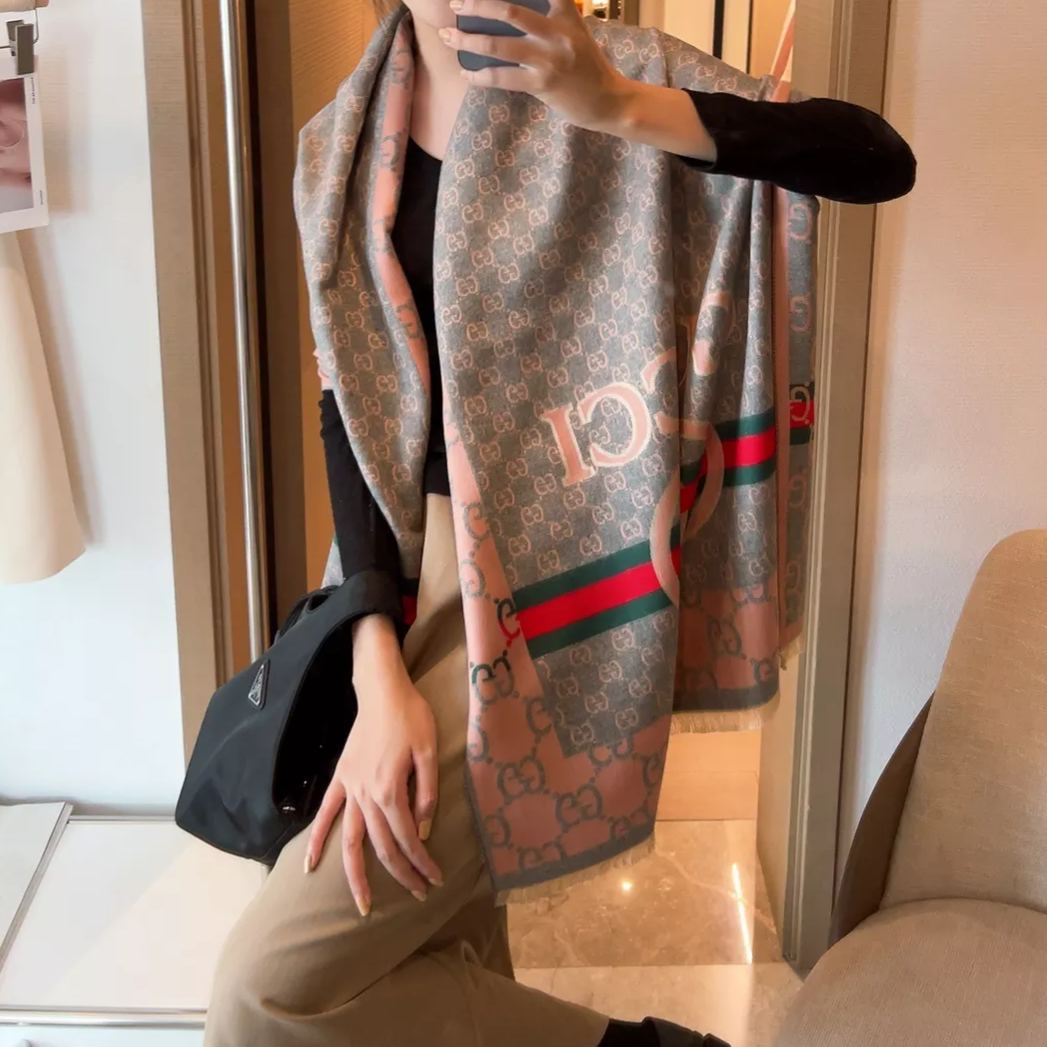 Color Block Logo Jacquard Cashmere Scarf