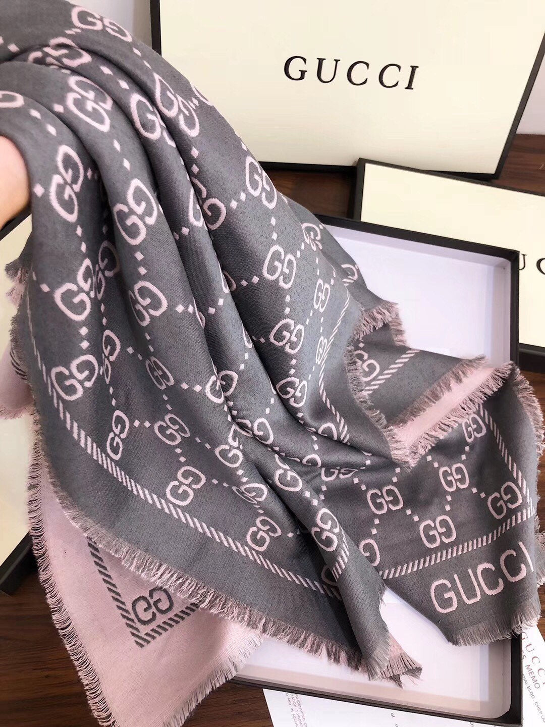 Small Broken Edges Jacquard Scarf Shawl