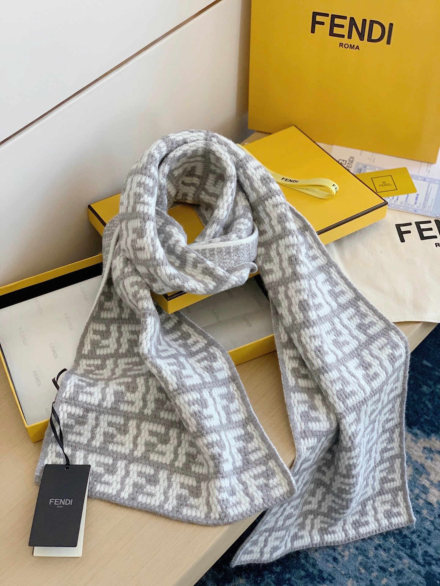 F Pattern Cashmere Knitted Scarf