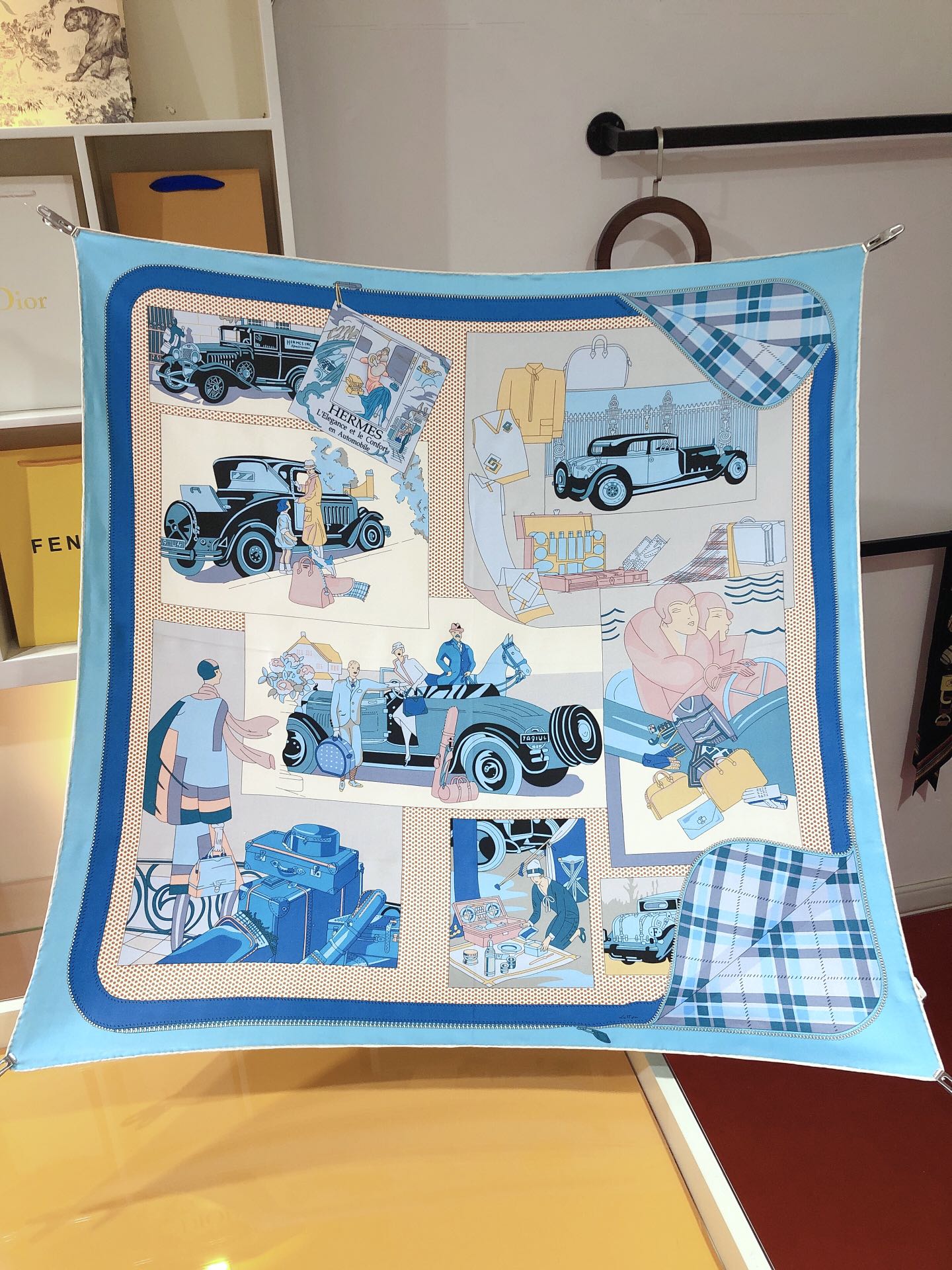 Confort en Automobile 70 Square Silk Scarf