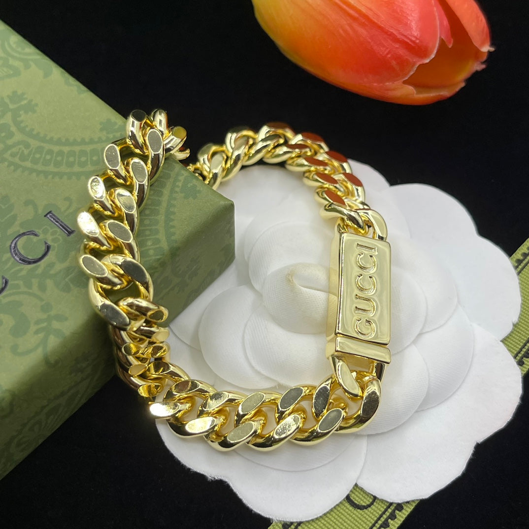 Retro embossed universal bracelet