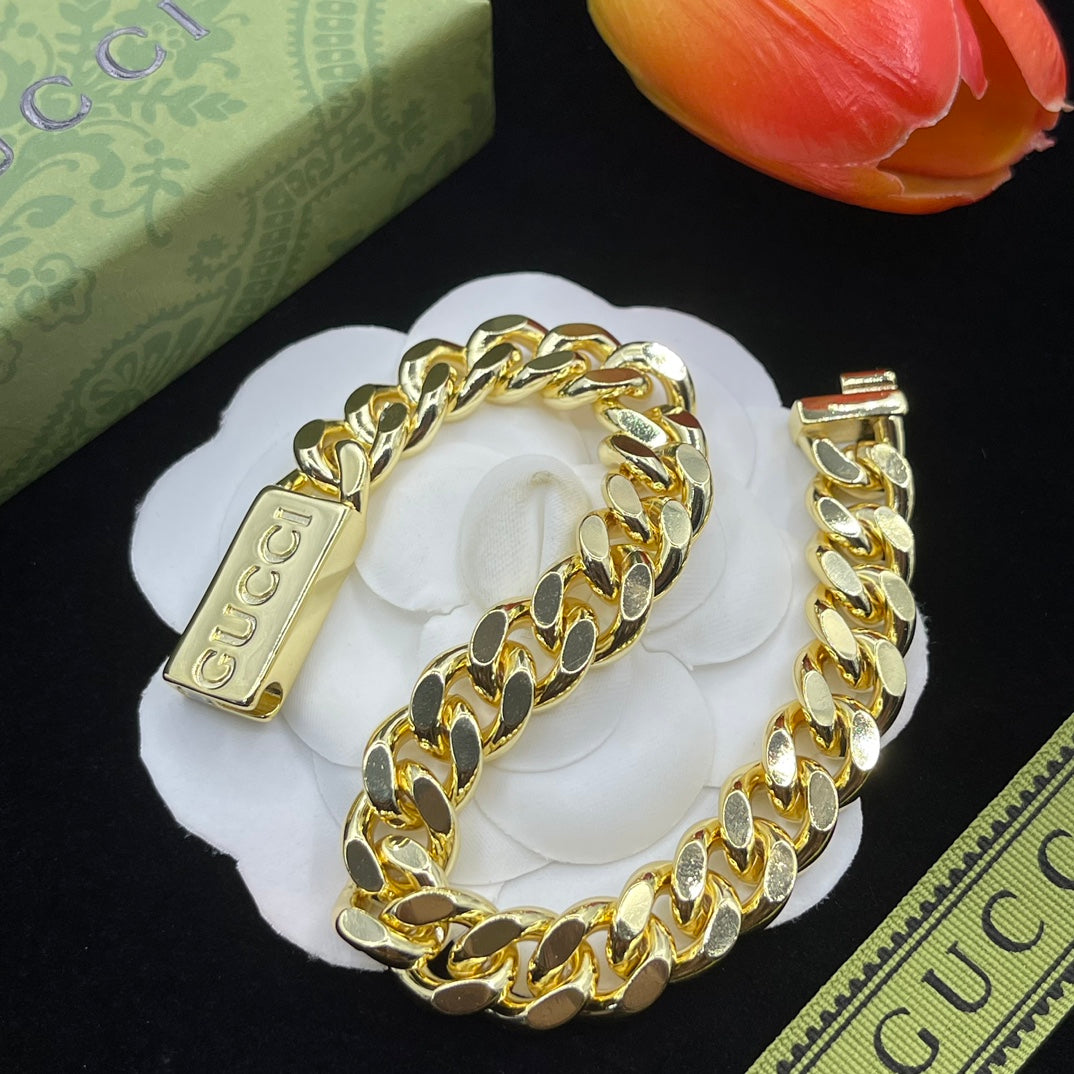 Retro embossed universal bracelet