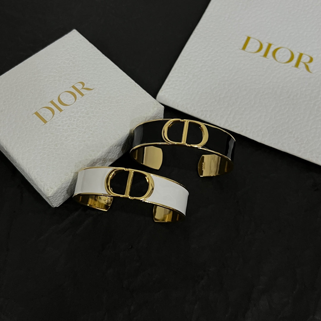 Luxury enamel bracelet