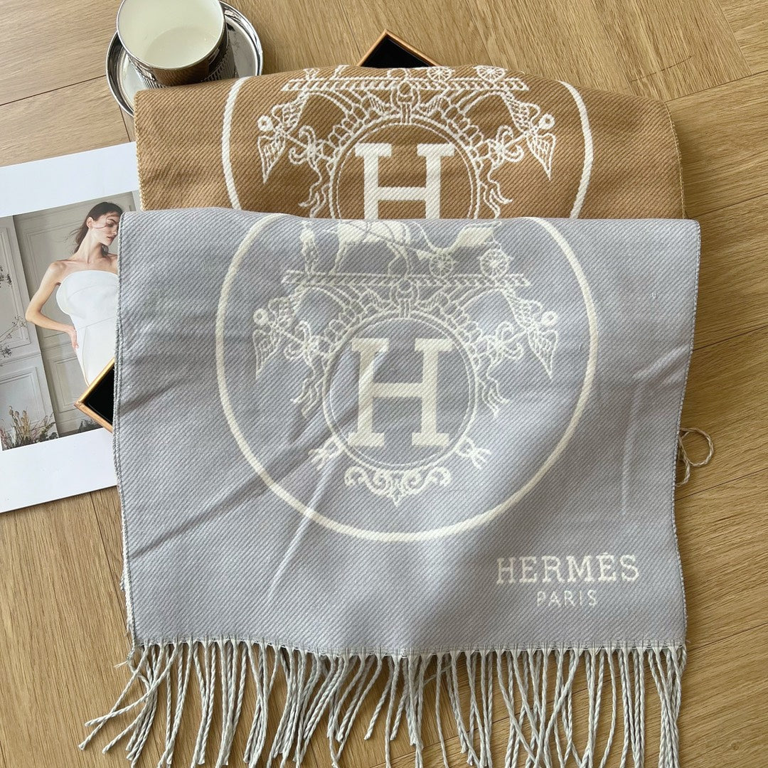 H Carriage Embossed Cashmere Scarf