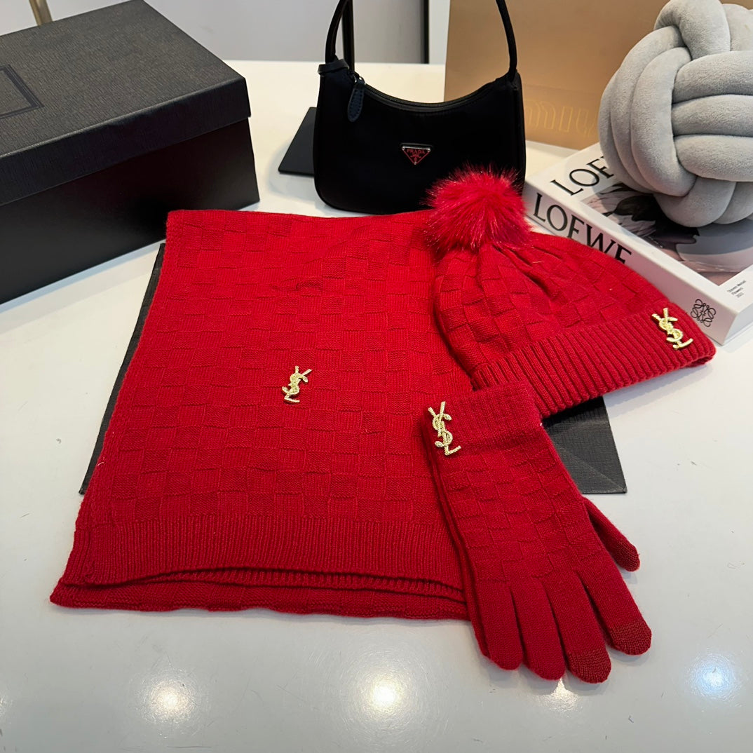 New autumn and winter trends-fashionable wool hat + scarf + gloves