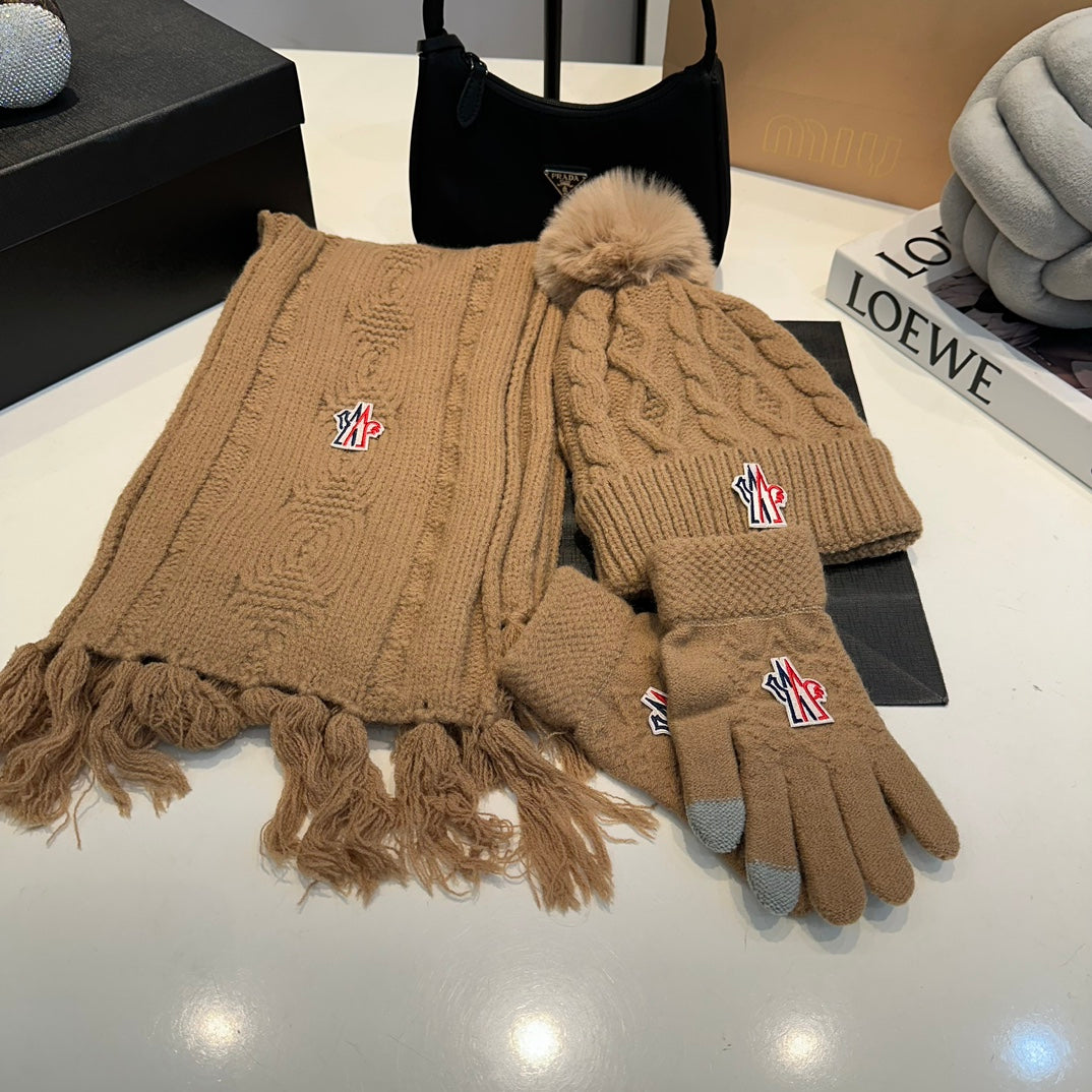 New autumn and winter trends-fashionable wool hat + scarf + gloves