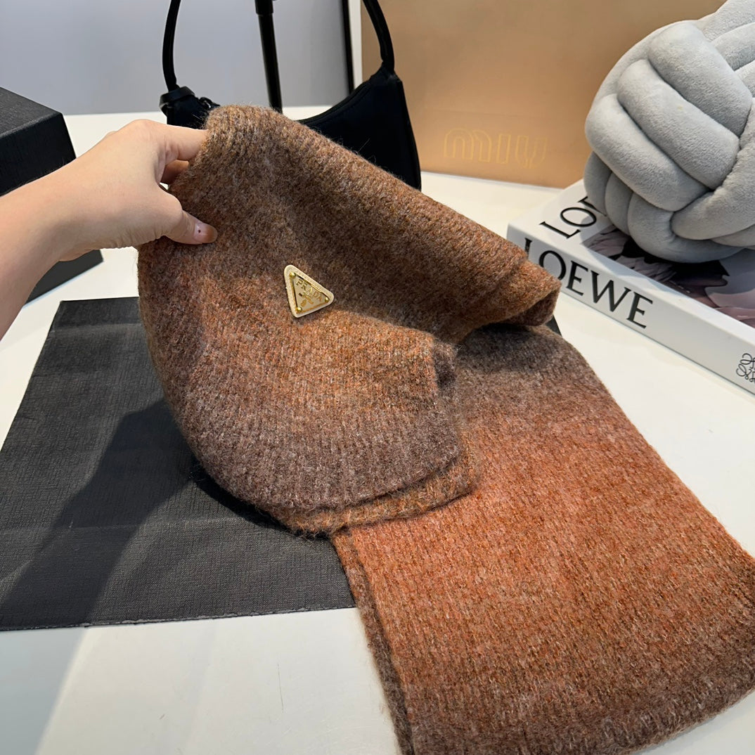 New autumn and winter trends-fashionable wool hat + scarf + gloves