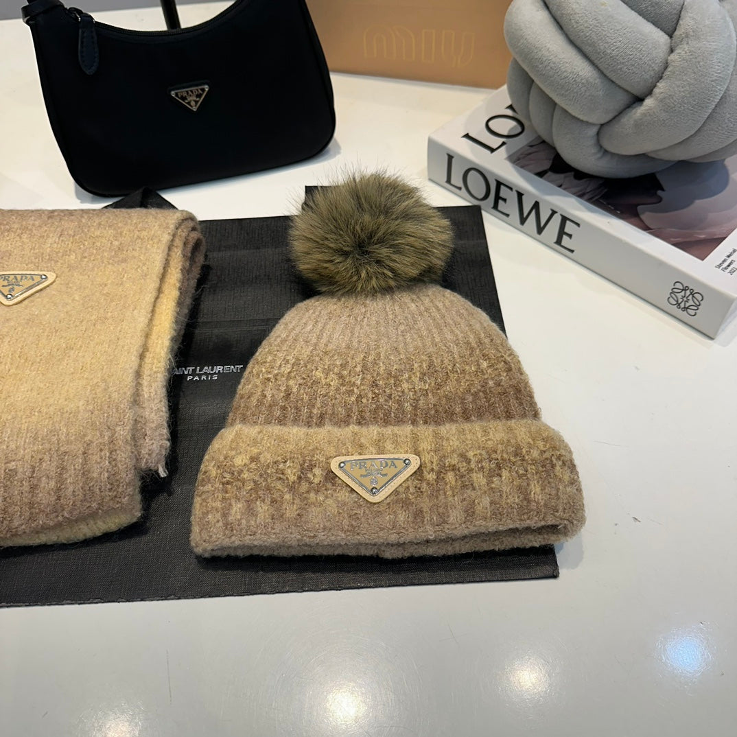 New autumn and winter trends-fashionable wool hat + scarf + gloves