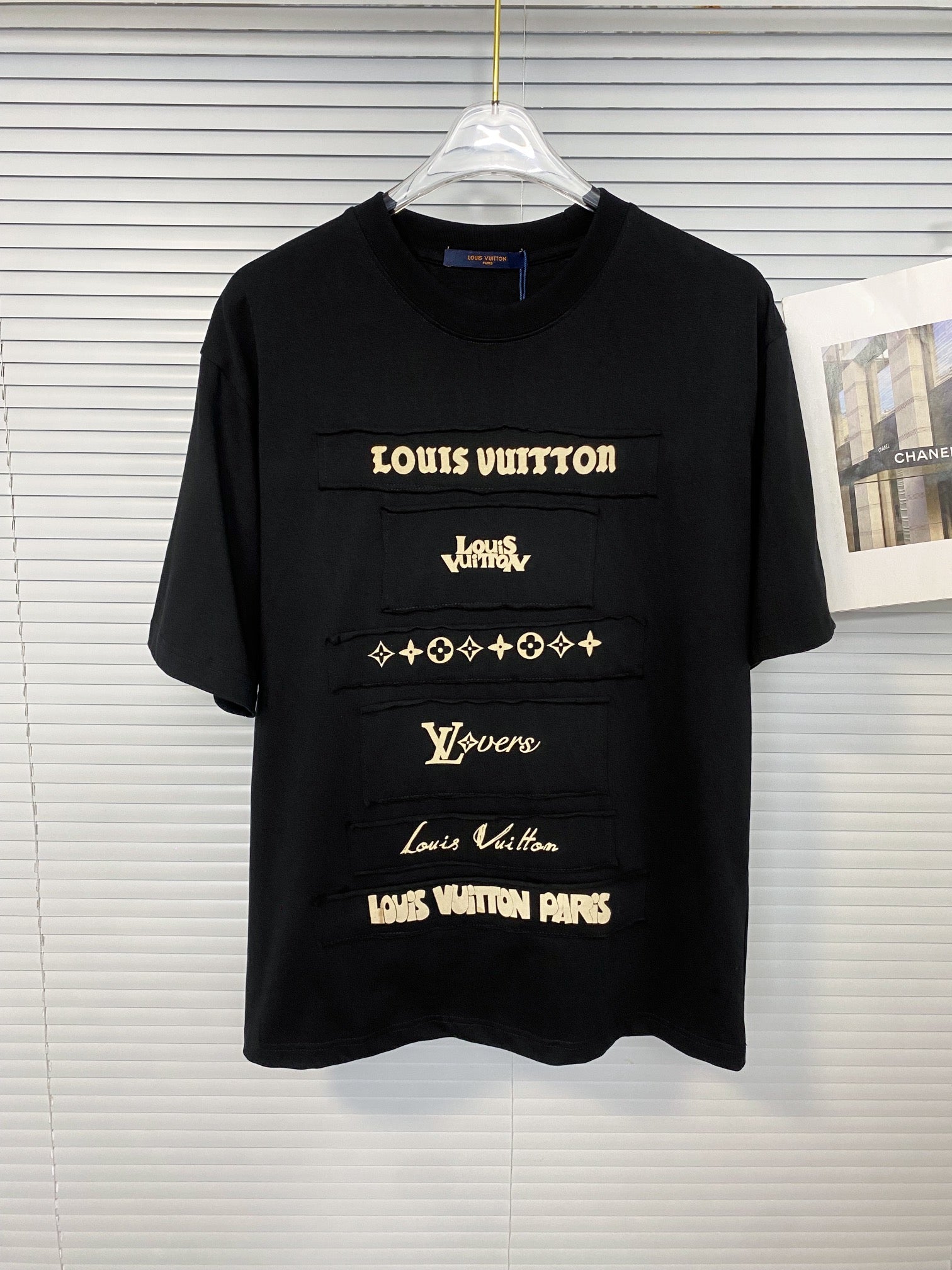 L's Printed T-shirt with cloth logo