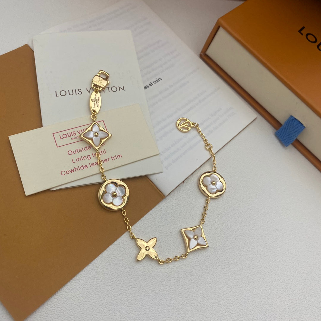 Light Luxury Diamond Clover Bracelet