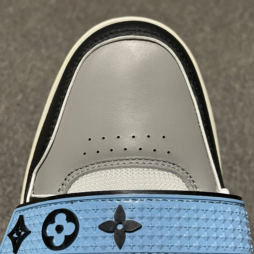 New feature graphic board shoes