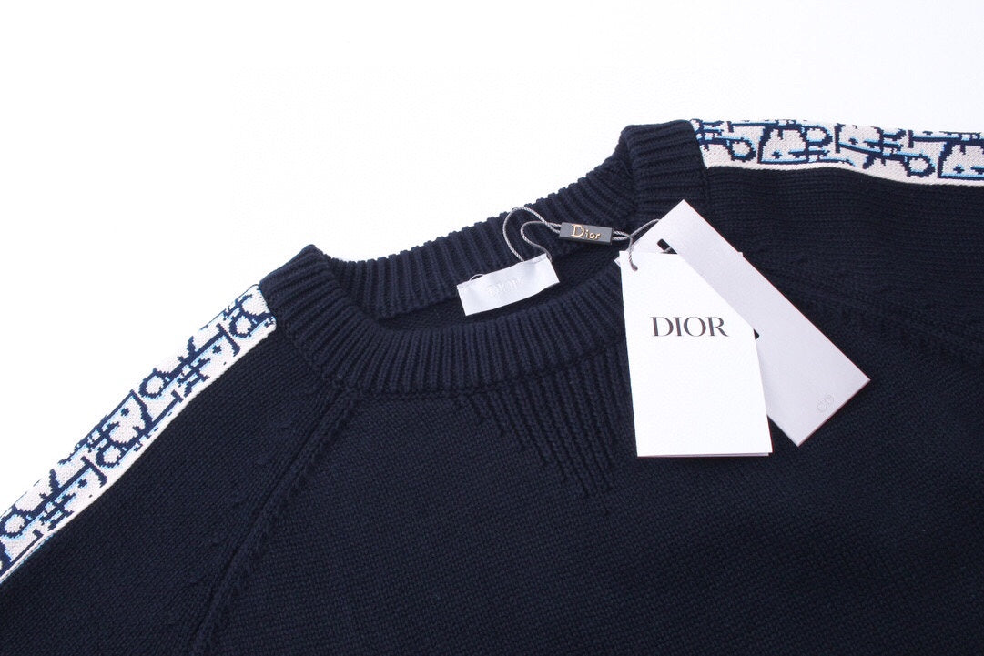 0906 Classic side letter sweater