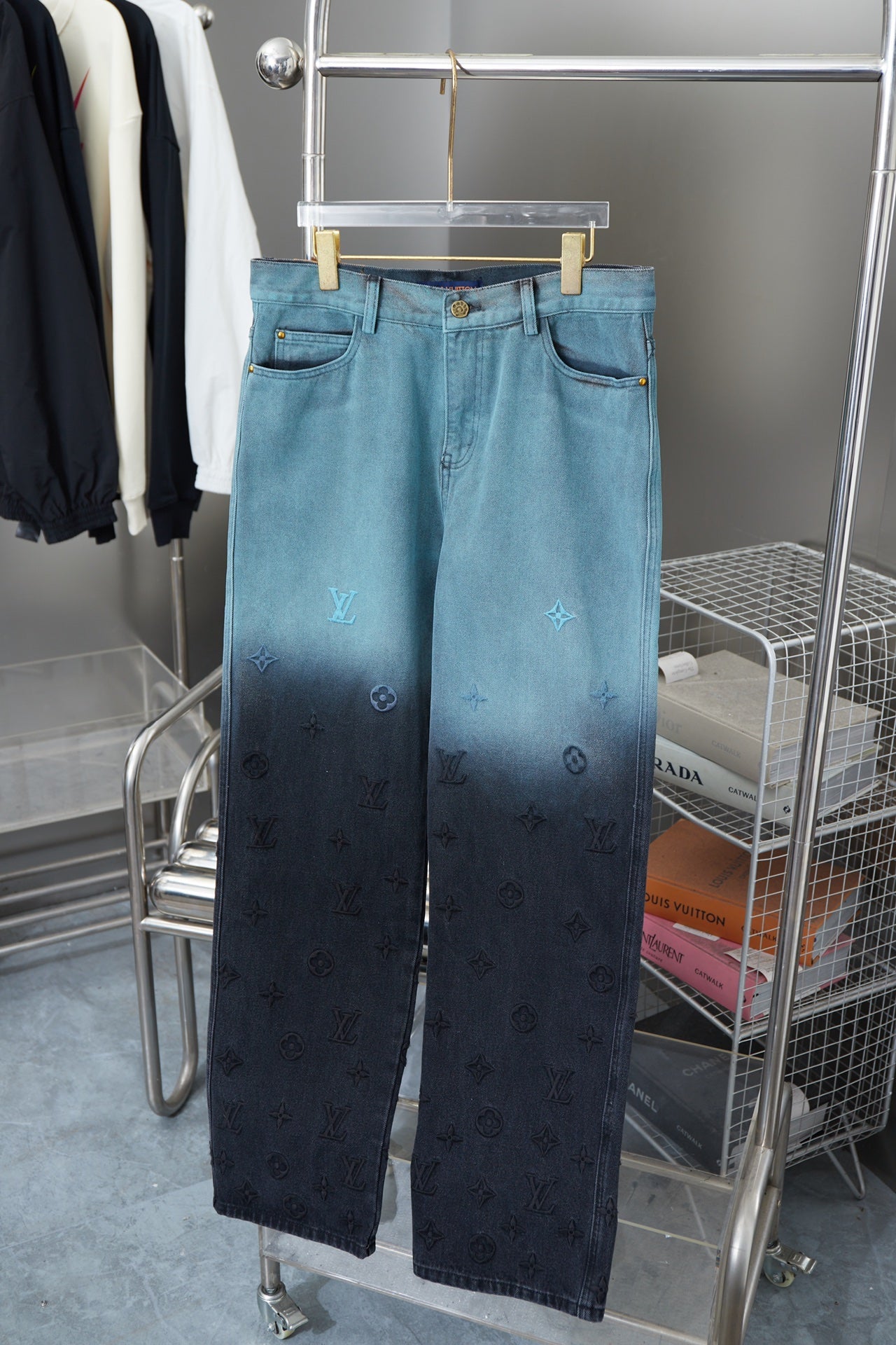 0916 Heavy gradient Aurora embroidered denim pant