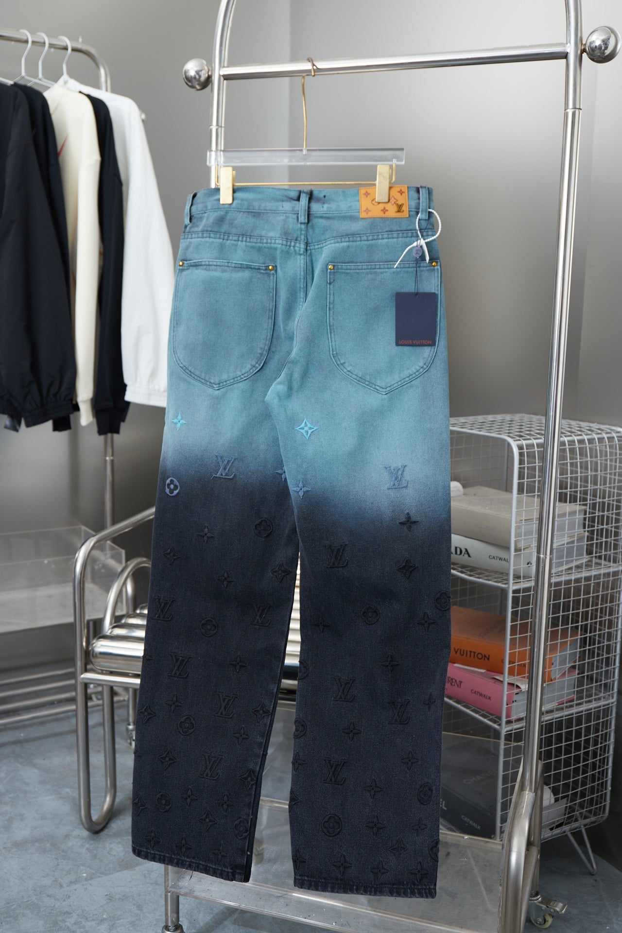 0916 Heavy gradient Aurora embroidered denim pant