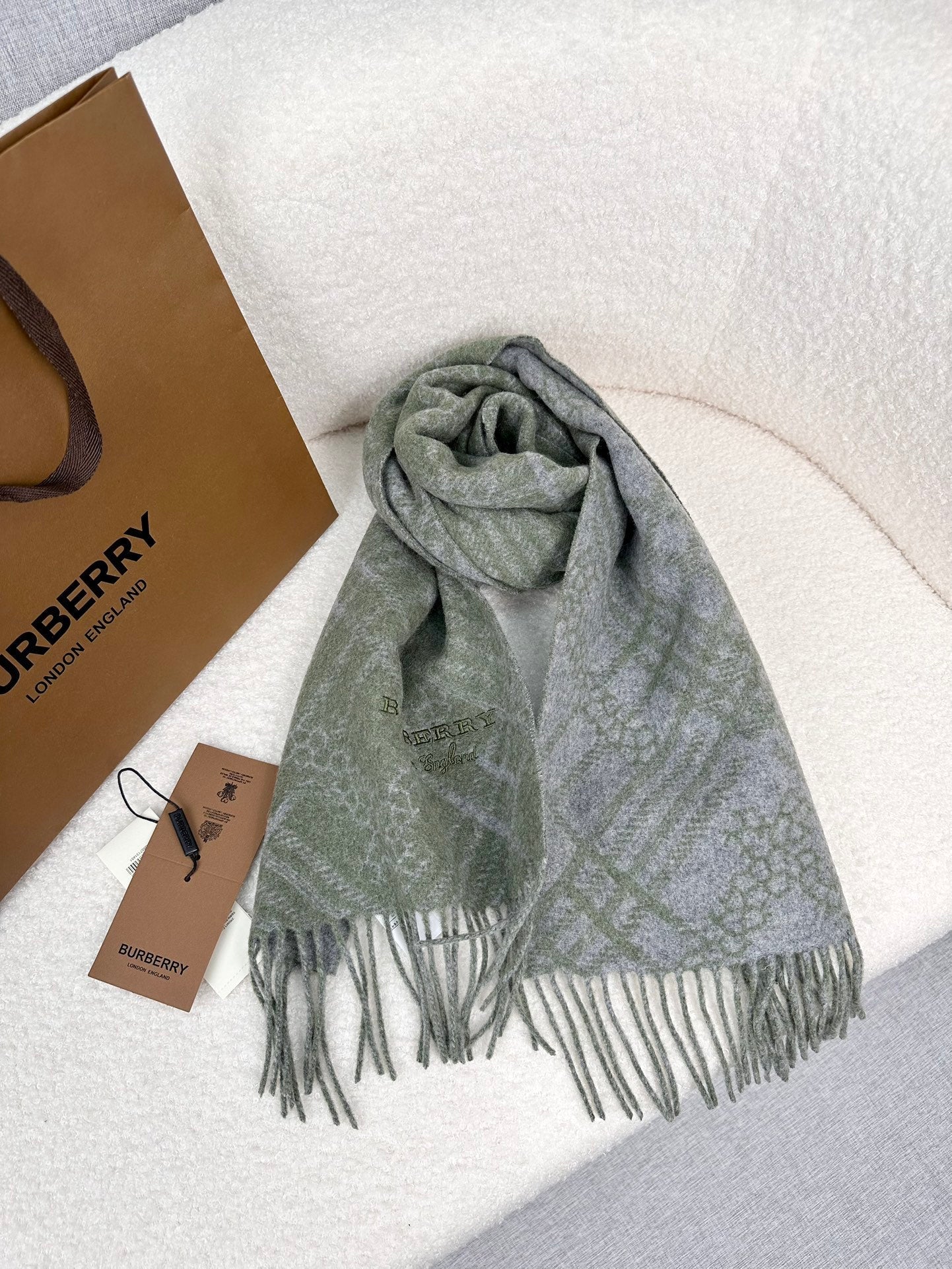 1002 Classic Soft and Comfortable Scarf