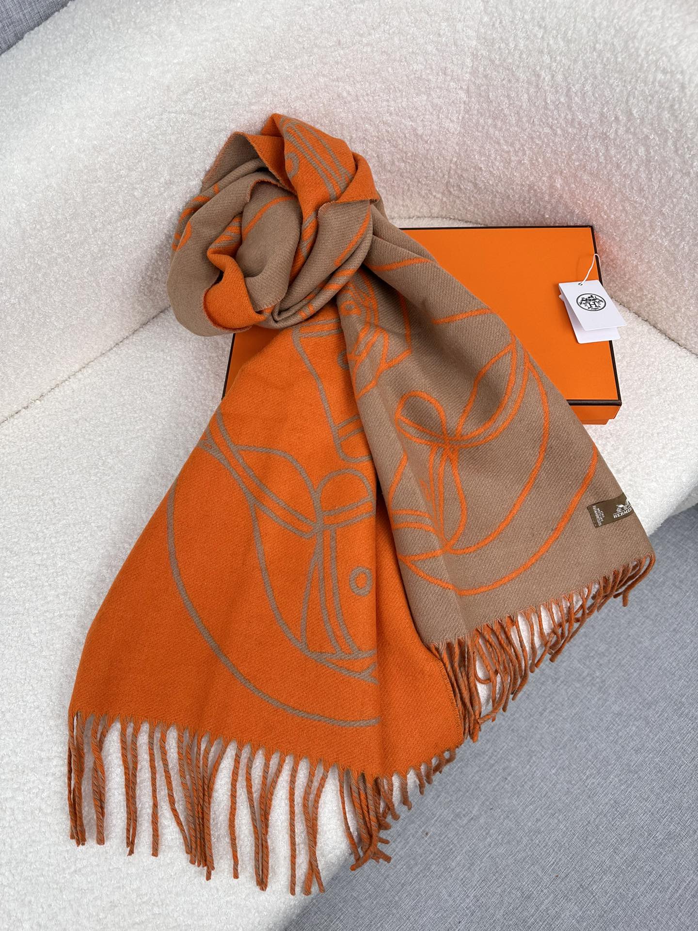 1002 Classic Soft and Comfortable Scarf