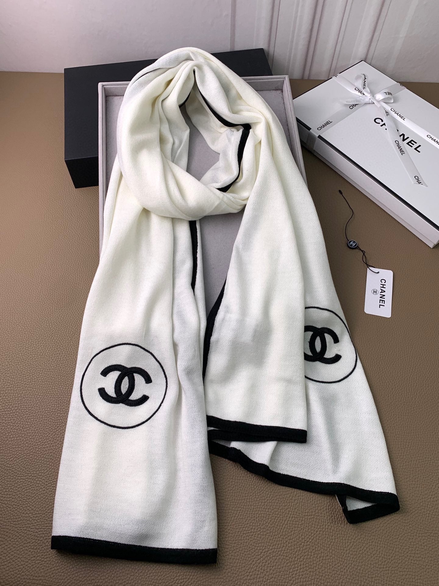 1002 Classic Soft and Comfortable Scarf