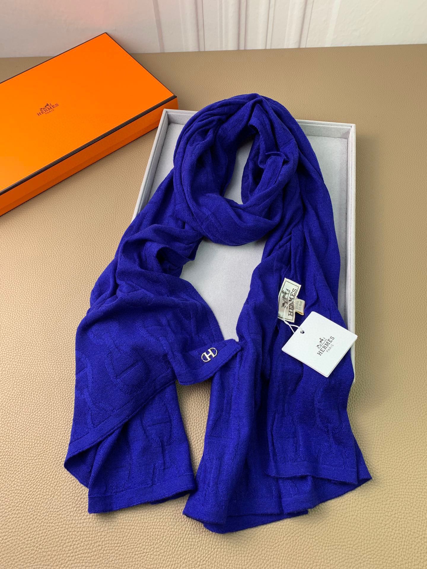 1002 Classic Soft and Comfortable Scarf