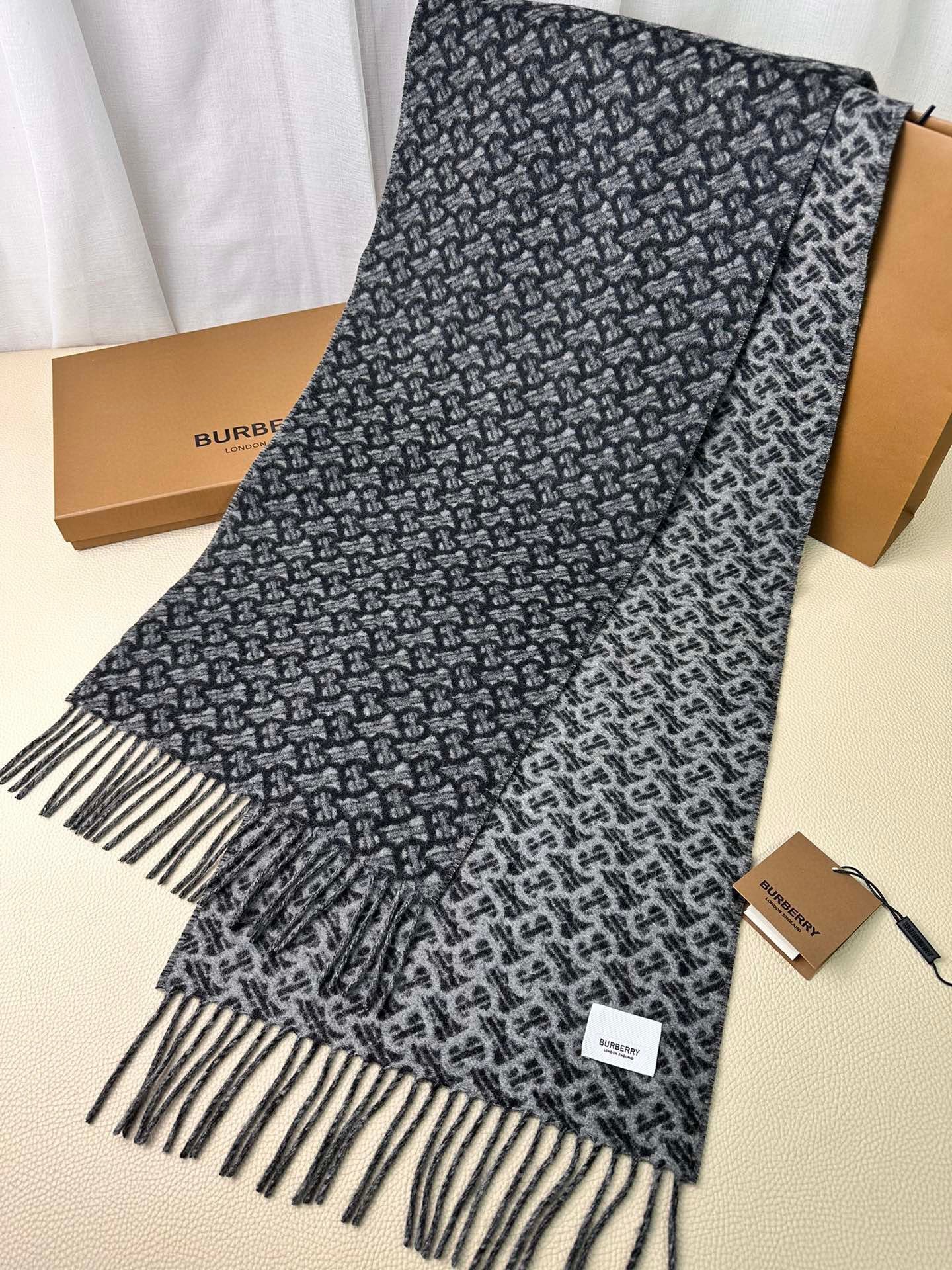 1105 New high quality skin friendly comfort scarf